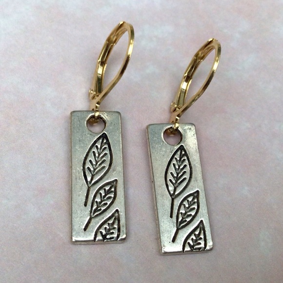 New Sundance charm earrings - Picture 5 of 6